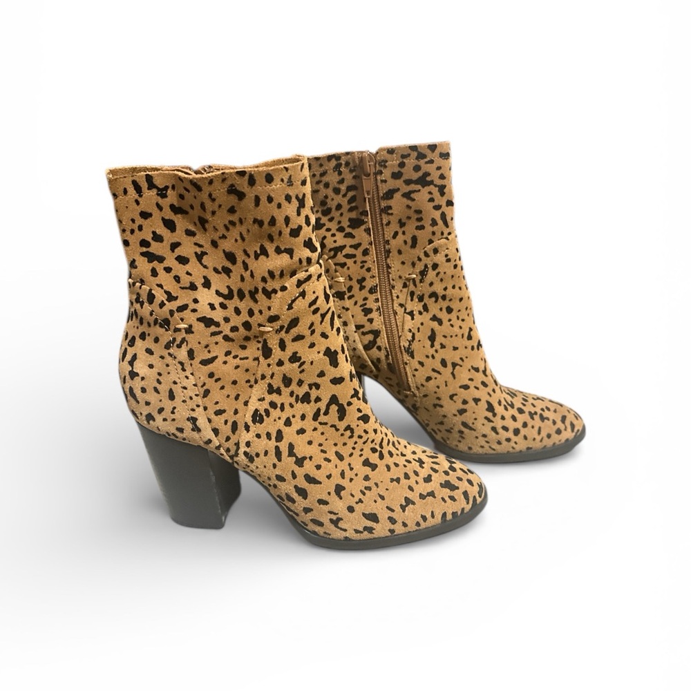 Gibson Latimer Tan and Black Ankle Booties